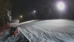 Prostřední část sjezdovky a snowpark