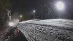 Prostřední část sjezdovky a snowpark