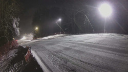 Prostřední část sjezdovky a snowpark