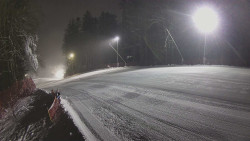 Prostřední část sjezdovky a snowpark