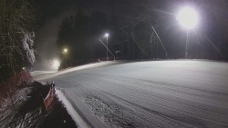 Prostřední část sjezdovky a snowpark