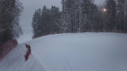 Prostřední část sjezdovky a snowpark