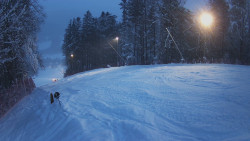 Prostřední část sjezdovky a snowpark