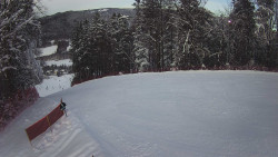 Prostřední část sjezdovky a snowpark