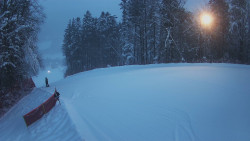 Prostřední část sjezdovky a snowpark