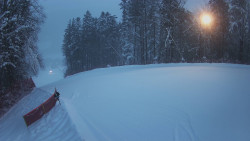 Prostřední část sjezdovky a snowpark