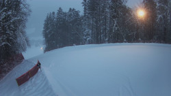 Prostřední část sjezdovky a snowpark
