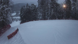 Prostřední část sjezdovky a snowpark