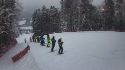 Prostřední část sjezdovky a snowpark