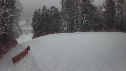 Prostřední část sjezdovky a snowpark