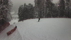 Prostřední část sjezdovky a snowpark