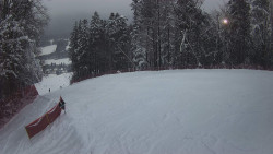 Prostřední část sjezdovky a snowpark