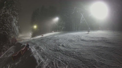 Prostřední část sjezdovky a snowpark