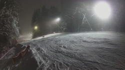 Prostřední část sjezdovky a snowpark