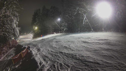 Prostřední část sjezdovky a snowpark