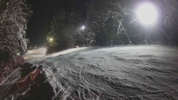 Prostřední část sjezdovky a snowpark