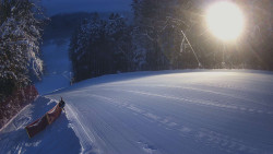 Prostřední část sjezdovky a snowpark