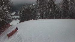 Prostřední část sjezdovky a snowpark