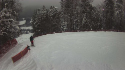 Prostřední část sjezdovky a snowpark
