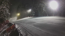 Prostřední část sjezdovky a snowpark