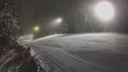 Prostřední část sjezdovky a snowpark