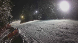 Prostřední část sjezdovky a snowpark