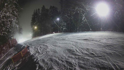 Prostřední část sjezdovky a snowpark