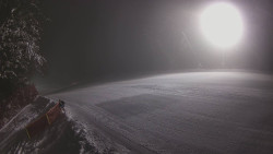 Prostřední část sjezdovky a snowpark