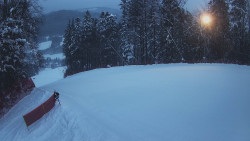 Prostřední část sjezdovky a snowpark