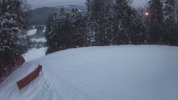 Prostřední část sjezdovky a snowpark