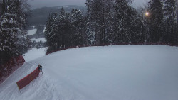 Prostřední část sjezdovky a snowpark
