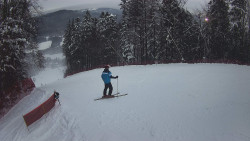 Prostřední část sjezdovky a snowpark