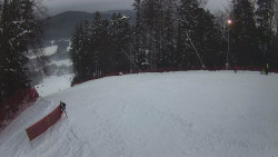Prostřední část sjezdovky a snowpark