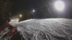 Prostřední část sjezdovky a snowpark