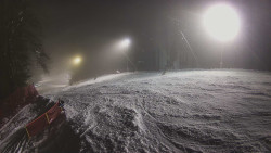 Prostřední část sjezdovky a snowpark