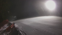 Prostřední část sjezdovky a snowpark