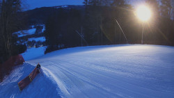 Prostřední část sjezdovky a snowpark