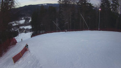 Prostřední část sjezdovky a snowpark