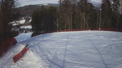 Prostřední část sjezdovky a snowpark