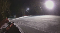 Prostřední část sjezdovky a snowpark