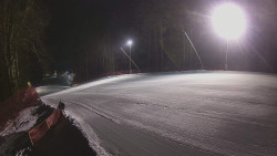 Prostřední část sjezdovky a snowpark
