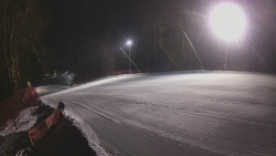 Prostřední část sjezdovky a snowpark