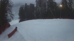 Prostřední část sjezdovky a snowpark