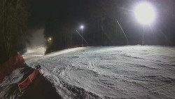 Prostřední část sjezdovky a snowpark