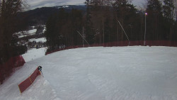 Prostřední část sjezdovky a snowpark