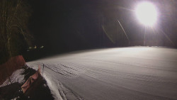 Prostřední část sjezdovky a snowpark