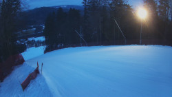 Prostřední část sjezdovky a snowpark
