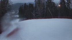 Prostřední část sjezdovky a snowpark