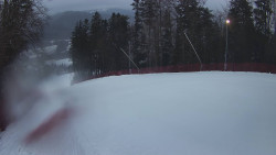 Prostřední část sjezdovky a snowpark