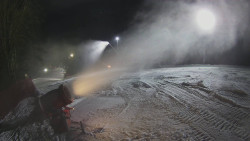 Prostřední část sjezdovky a snowpark